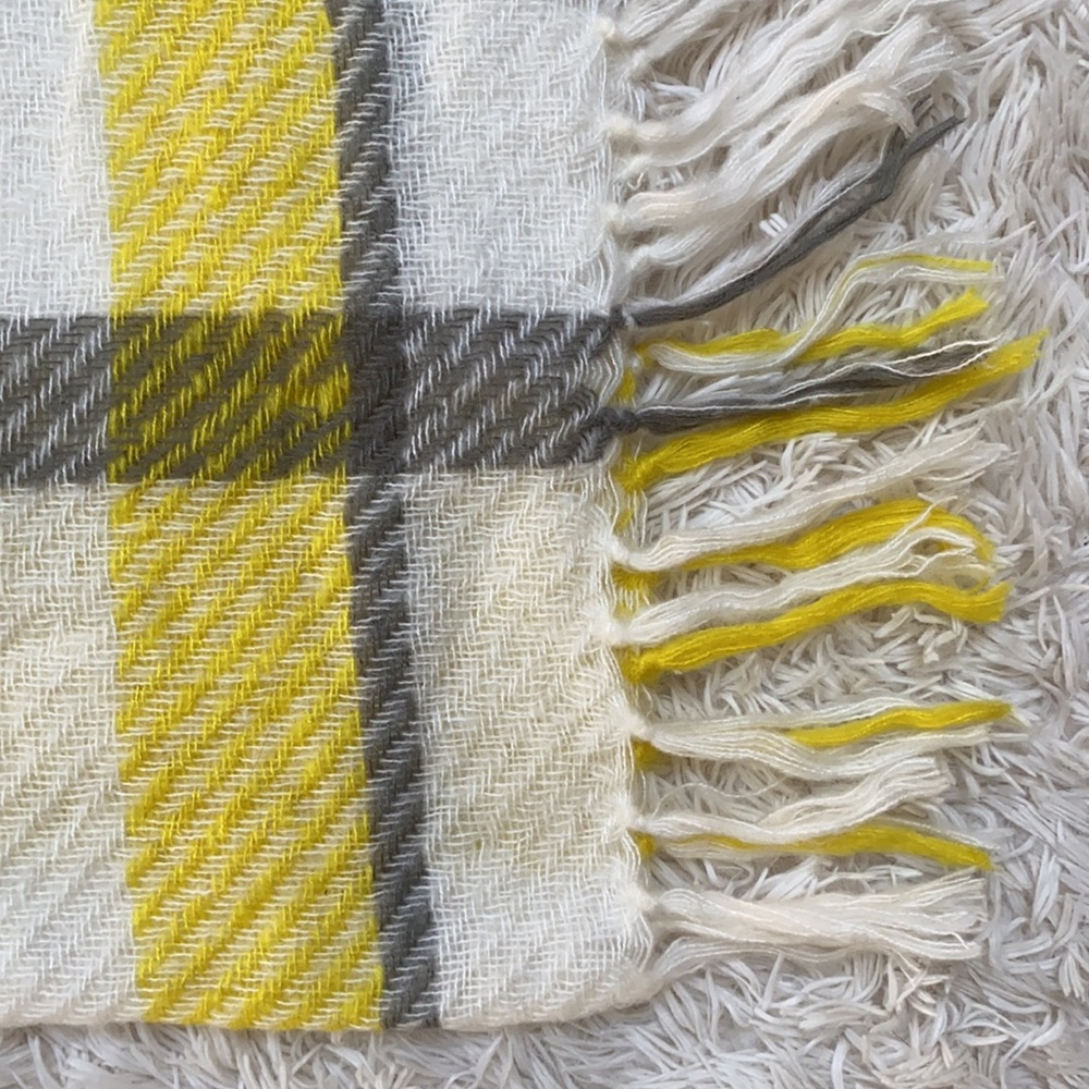 πHPππΌ Loft Fringe Knit Scarf π Ivory Gray Yellow Plaid - Picture 5 of 9